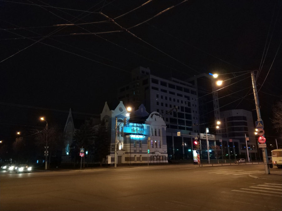 Xiaomi Mi Note 3 - фото без приближения (ночь)